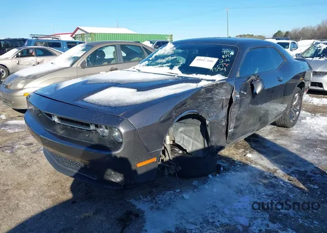 2018 Dodge Challenger Sxt Plus z USA, uszkodzony, nr VIN 2C3CDZAG8JH259354